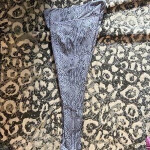 All in motion pattern Leggings